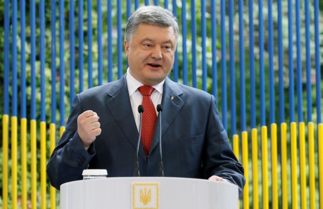 Порошенко резко прокомментировал митинг под Радой