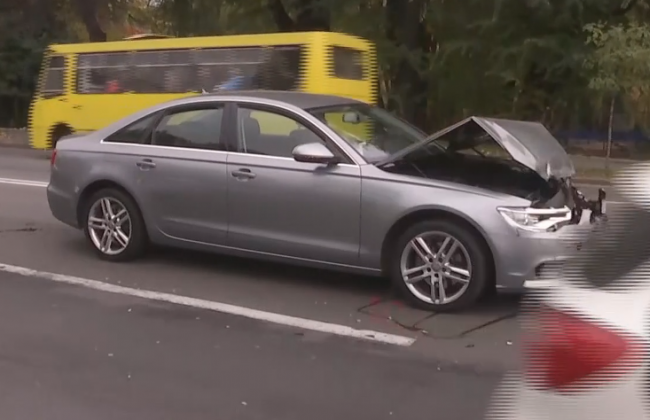 Неизвестные в Киеве угрожали журналистам и толкали их