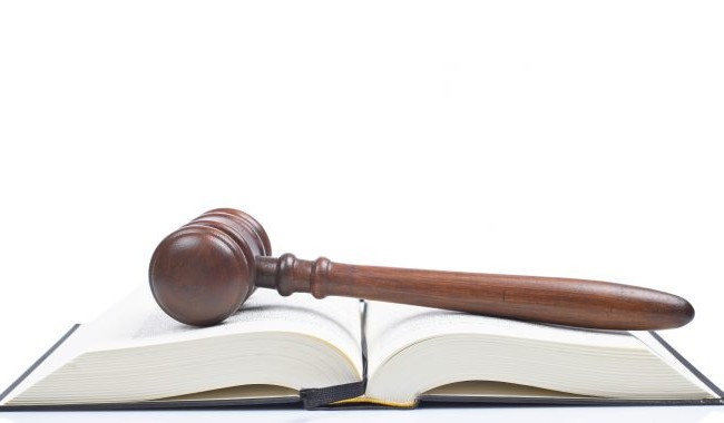 Судебная практика: когда два связанных дела еще не повод останавливать производство