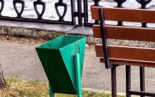 Украинцев хотят наказывать за брошенный мимо урны мусор