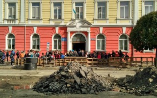 Взрыв в одной из ужгородских школ: эвакуировано больше 10 детей