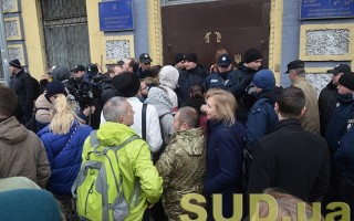 Погром в Святошинском суде: Мосийчук считает, что виновата судья (видео)