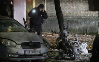 Теракт в Киеве: пострадавшей женщине извлекли металлический предмет из головы