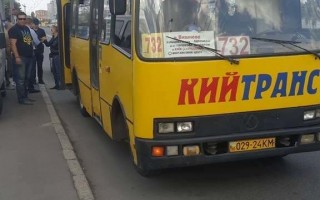 Покажите, где его похоронили: водителю маршрутки устроили самосуд за оскорбление матери погибшего бойца АТО