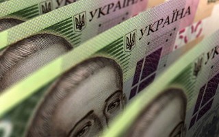 Стало известно, на сколько выросла зарплата в октябре
