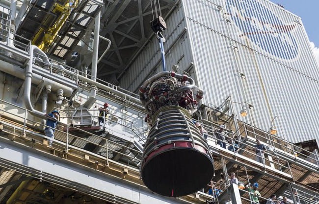 В NASA показали испытания двигателя для ракет дальнего космоса
