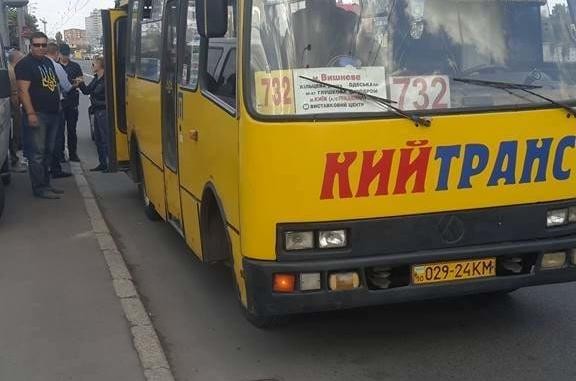 Покажите, где его похоронили: водителю маршрутки устроили самосуд за оскорбление матери погибшего бойца АТО