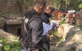 Голова на мусорнике, тело — в канализации: подробности жуткого убийства в Киеве