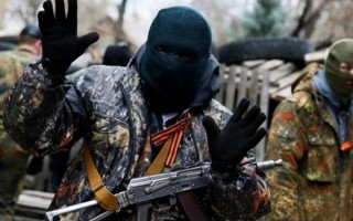 Боевики на Донбассе расстреляли автомобиль с гражданскими: есть погибшие