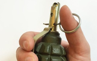 В Харькове кинули гранату в жилой дом (фото)