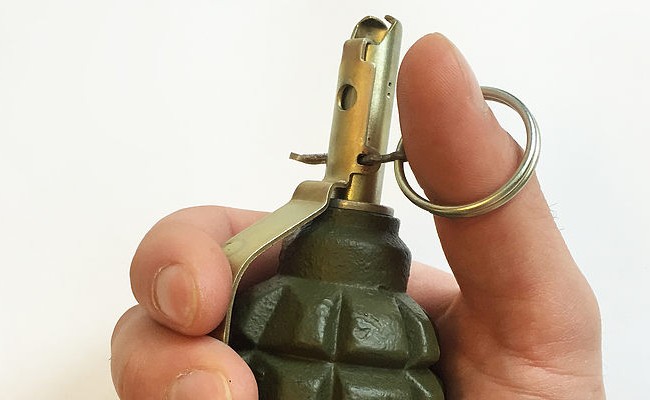 В Харькове кинули гранату в жилой дом (фото)