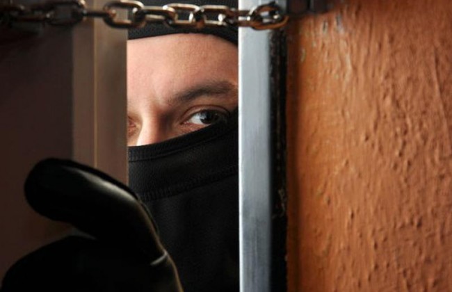 Квартирные воры пытались подорвать пятерых полицейских (фото)