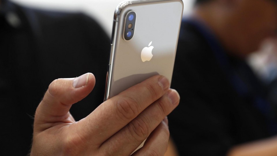 Мужчина в аэропорту Одессы пытался провезти 43 iPhone X