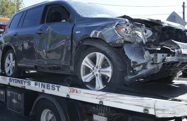 Смертельная авария в Австралии: внедорожник пробил стену школы (фото)