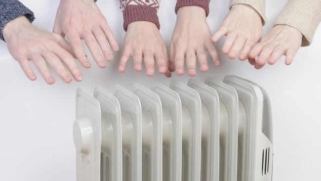 Холод в квартирах: стало известно, сколько столичных домов осталось без отопления