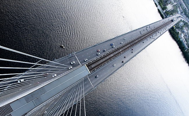 В Киеве ограничат движение по Южному мосту