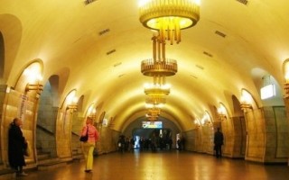 В киевском метро ищут взрывчатку: перекрыта станция «Дворец спорта»