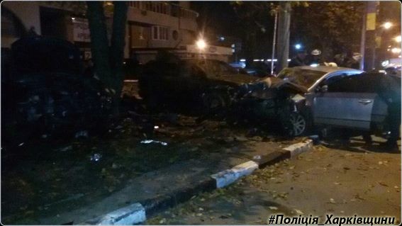 В Харькове водитель въехал в три автомобиля