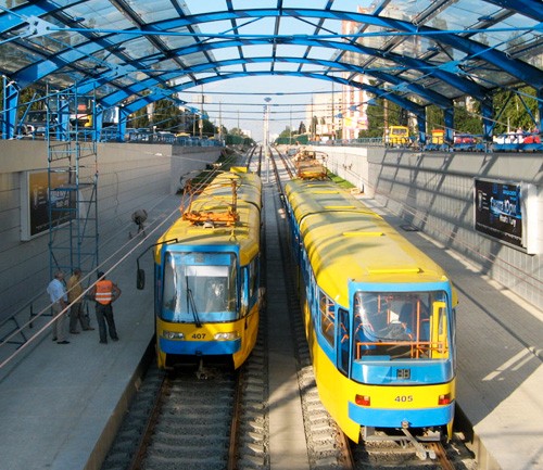 В Киеве на ходу вспыхнул скоростной трамвай (фото)