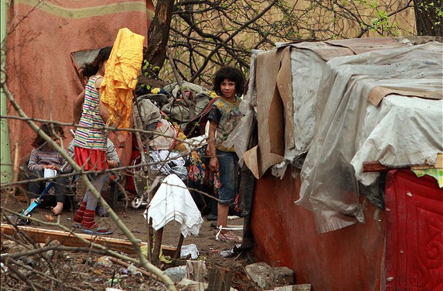 Киевлян возмущают кражи цыган: кошельки массово вытягивают в маршрутках