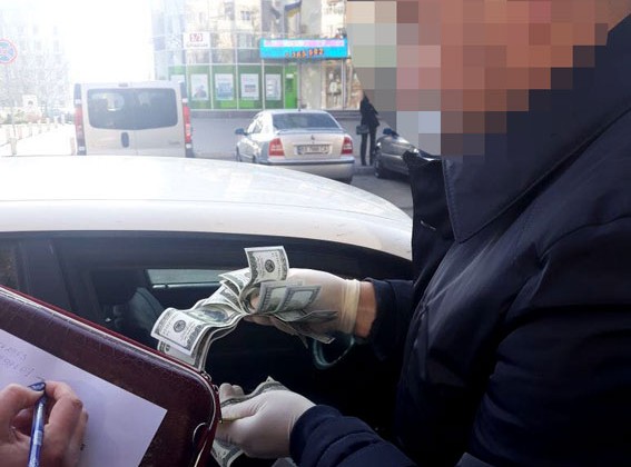 Под Хмельницком задержали замглавы территориальной общины (фото)