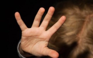 Директор интерната побоями «воспитывала» сирот