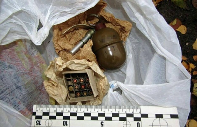 В Киеве по улице разгуливал мужчина с гранатой