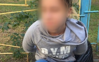 В столице осудят женщину, которая напала на кассира обменника (фото)