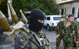 Кризис в «ЛНР»: центр Луганска захватили «зеленые человечки»