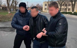 На взятке попалось должностное лицо полиции Киевской области (фото)