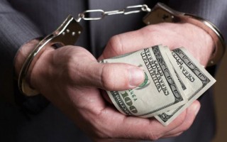 Судье грозит большой срок за крупную взятку
