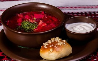 Украинцам показали, что едят народные депутаты и сколько это стоит