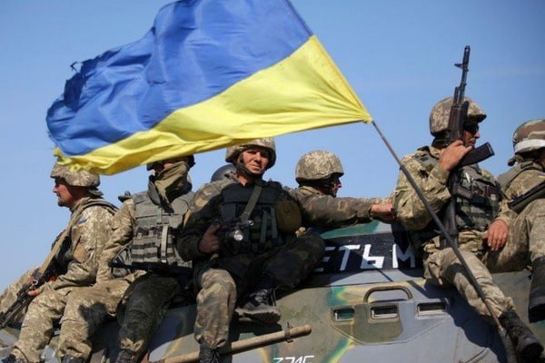 Встречают, как освободителей: украинская армия перешла в наступление на Донбассе