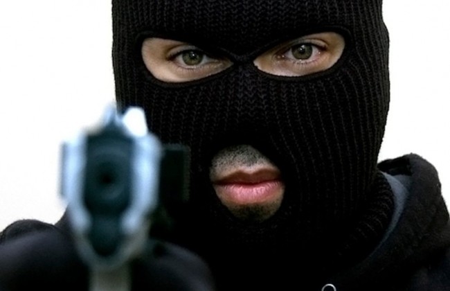 Вооруженная банда ограбила университет в Киеве