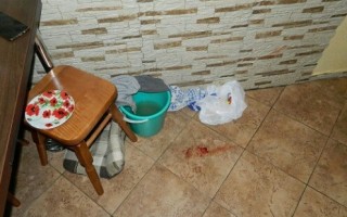 В Киеве мужчину ударили ножом из-за ревности