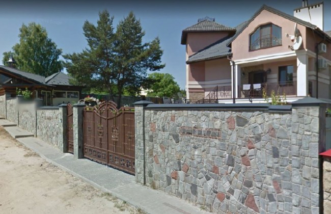 Мать известного украинского чиновника разбогатела за считанные недели