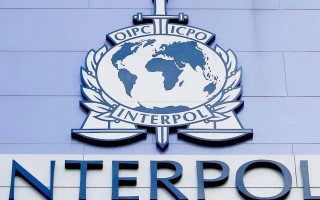 Полиция передала Интерполу французского «короля мошенников» (фото)