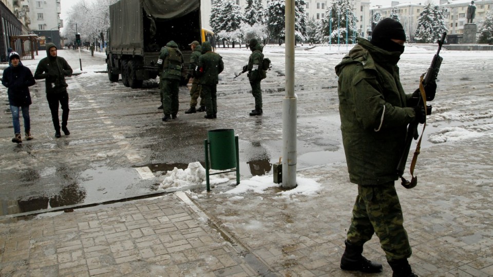 В сети показали колонны боевиков «ДНР», которые покидают Луганск (видео)