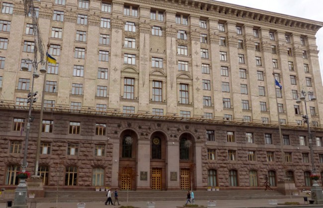 В КГГА планируют переименовать Московский мост и парк Дружбы Народов