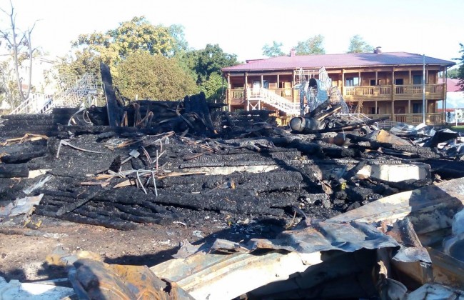 Суд отстранил от должности директора сгоревшего лагеря «Виктория»