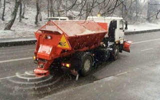 В Киеве наземный транспорт курсирует с отклонением от графика
