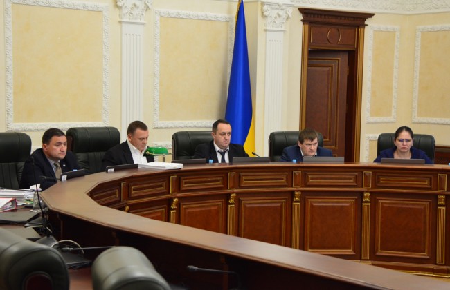 Нарушение процессуальных норм: по двум судьям принято решение