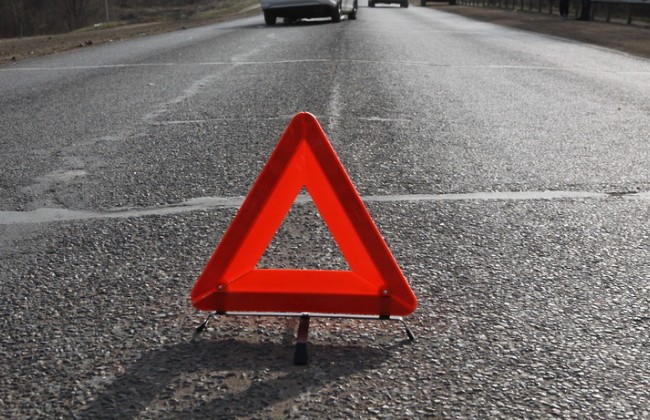 Пьяное ДТП в столице: спасатели извлекали женщину из раздавленной машины (фото)