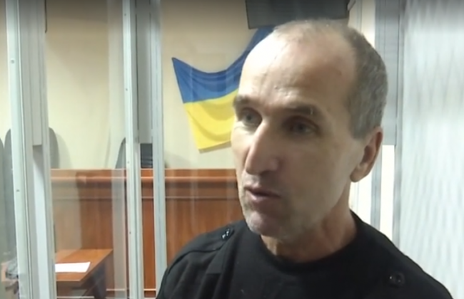 Суд отпустил мужчину, который сжигал технику сепаратистов