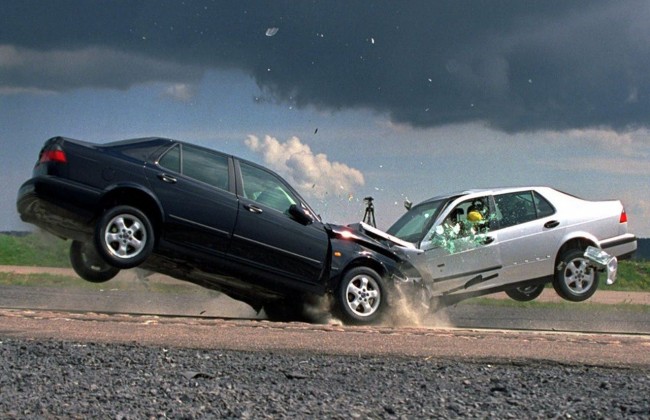 Масштабная авария под Киевом: на перекрестке встретились 3 машины (фото)