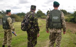 Трое россиян попросили убежища в Украине