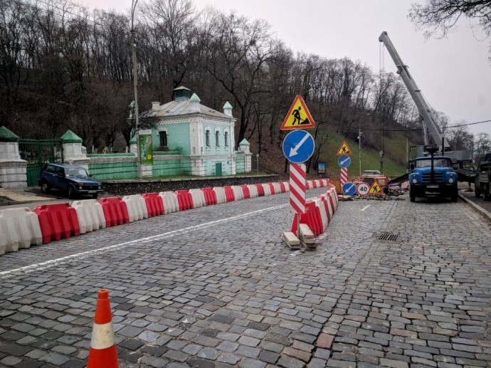 В Киеве на Владимирском спуске ограничат движение