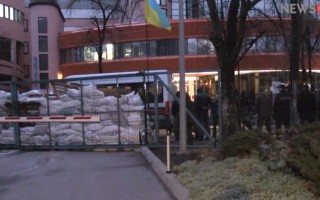 Неизвестные заблокировали телеканал NewsOne
