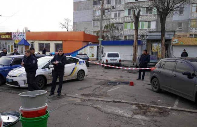 Ограбление на черном «BMW X5»: в Николаеве совершили налет на ювелирный магазин (фото)