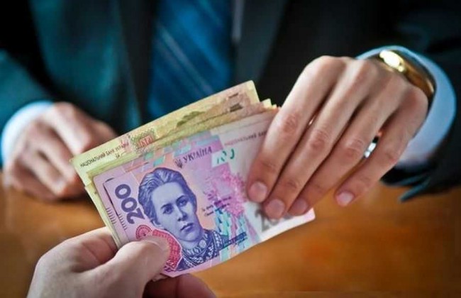 Чиновника Госгеокадастра поймали на взятке